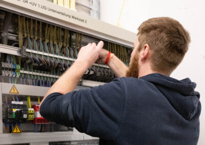 Elektroinstallateur/in 100%
