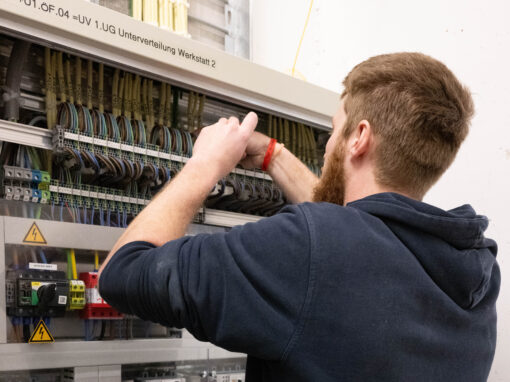 Elektroinstallateur/in 100%